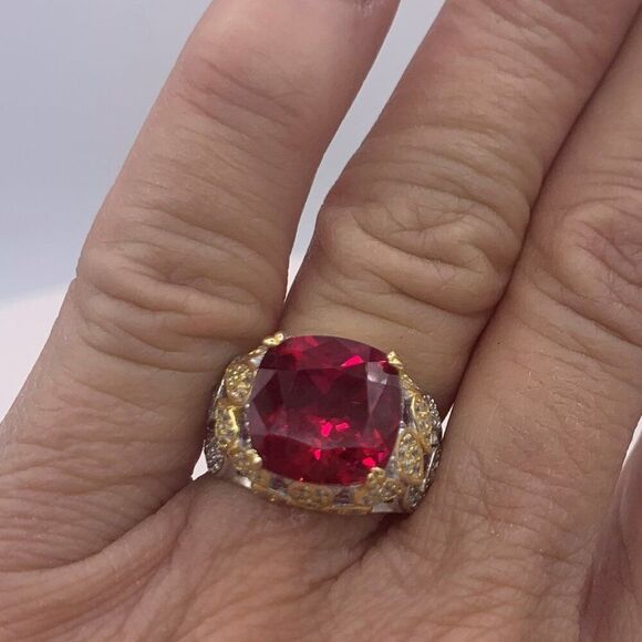 New clutch/purse/bag in crimson red velvet with gold tone metal, geometric - Picture 12 of 16